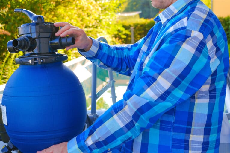 Pool filter cleaning and maintenance Cairns